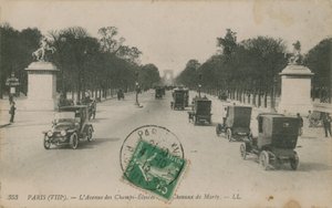 باريس - شارع الشانزليزيه. أُرسلت البطاقة البريدية عام 1913. بواسطة مصور فرنسي
