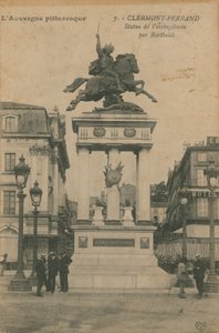 الخلابة أوفرن - تمثال Vercingetorix من قبل بارتولدي في كليرمون فيران. أُرسلت البطاقة البريدية عام 1913. بواسطة مصور فرنسي