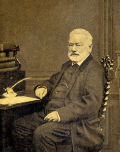 صورة لفيكتور هوغو عام 1872. بواسطة مصور فرنسي