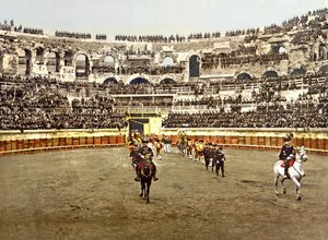 موكب matadors في المدرج في نيم ، 1890-1900 بواسطة مصور فرنسي