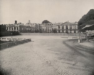 أنقاض قصر سانت كلاود (صورة b / w) بواسطة مصور فرنسي