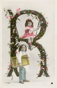 الحرف R (صورة ملونة) بواسطة مصور فرنسي