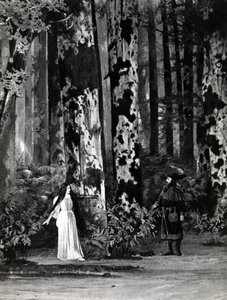 القانون الأول ، المشهد الأول من Pelleas et Melisande بواسطة Debussy ، من صورة الإنتاج الأول في أبريل 1902 من الأوبرا في أوبرا كوميك في باريس ، التوضيح في مجلة المسرح ، يونيو 1902 (لي بواسطة المدرسة الفرنسية