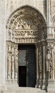 Cathedrale de Chartres ، الخليج على يسار البوابة الملكية المواجهة للغرب قال الصعود بواسطة المدرسة الفرنسية