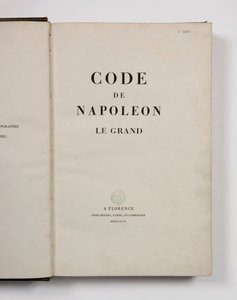 مدونة نابليون العظيم ، مفتوحة في صفحة العنوان ، نشرت فلورنسا ، موليني ، لاندي إت سي ، 1809 بواسطة المدرسة الفرنسية