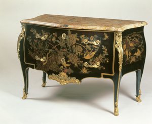 Louis XV Commod بطريقة Macret ، c.1765 (الخشب مع طلاء أسود ، ذهبي وطلاء متعدد الألوان)