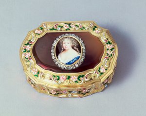 صندوق شمع Louix XV بيضاوي ، من غابرييل جالوا ، باريس ، 1738 (ذهبي ، عقيق ومينا)