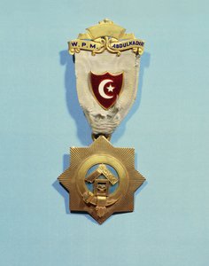 شارة الماسونية لعبد القادر (المينا والمعادن والحرير) بواسطة المدرسة الفرنسية