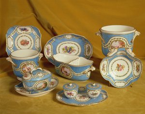 جزء من Sevres Melbourne Service ، 1770-71 (بورسلان معجون طري)
