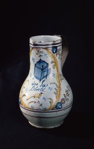 إبريق مع نقش Vive la Liberte ، 1789 (سيراميك) بواسطة المدرسة الفرنسية