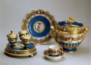 بلات دي ميناج ، صحن ، كوب ، صحن وآيس كريم من خدمة بلو كاميو ، سيفرس ، 1778-9 (بورسلان معجون طري) بواسطة المدرسة الفرنسية