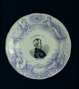 صحن مع صورة لألكسندر برونجنيارت (1770-1847) (خزفي) بواسطة المدرسة الفرنسية