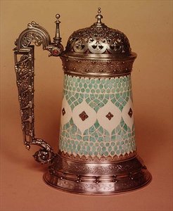 تانك رودولفى مع جسم عاجى مرصع بالفيروز ، مركب من الفضة ومرصع بالياقوت ، باريس ، c. بواسطة المدرسة الفرنسية