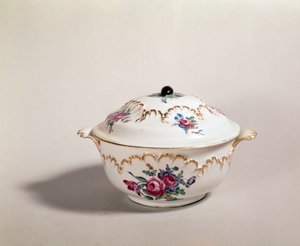 صحن شوربة ، صنع في تورناي ، 1775-80 (بورسلين)