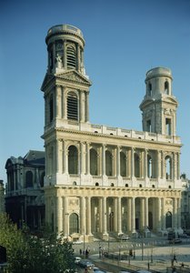 منظر لواجهة كنيسة سانت سولبيس ، بني بين 1646-1780 بواسطة المدرسة الفرنسية