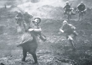 WWI French soldier hit by gunfire during an advance on the Western Front بواسطة المدرسة الفرنسية