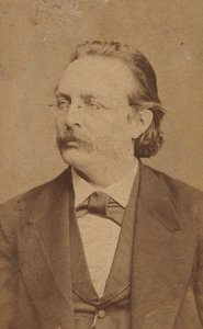 صورة للعازف والمؤلف إدموند كريتشمر 1830-1908 ، ج. 1880
