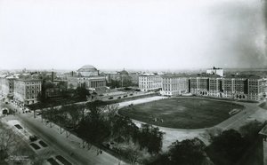 حرم جامعة كولومبيا من الجنوب الغربي ، مدينة نيويورك ، 1910 بواسطة جي بي هول وابنه