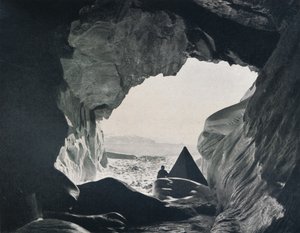 معسكر في الكهف تحت نقطة بينيلوب ، 1912 ، 1913