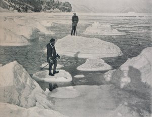 كامبل وبريستلي طافيا على فطيرة الجليد ، 1912 ، 1913