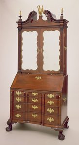 سكرتير Alsop ، 1770-1776 (المذهب الماهوجني والصنوبر والمرآة) بواسطة جورج برايت