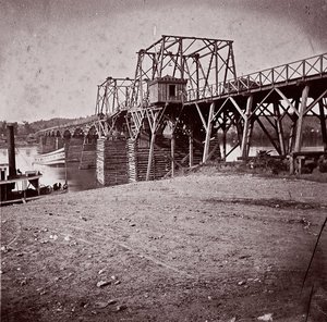 جسر عبر نهر تينيسي في تشاتانوغا ، كاليفورنيا. 1864.