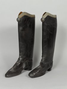 حذاء من طراز von Zieten Hussars ، يرتديه صاحب السمو الملكي دوق كونوت ، قبل عام 1914 (حذاء طويل) بواسطة المدرسة الألمانية