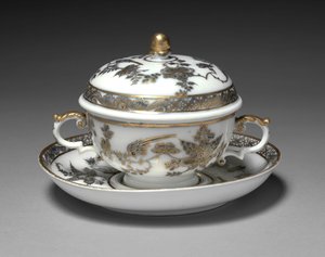وعاء وصحن مغطى ، مصنع Meissen Porcelain Factory ، ألمانيا ، 1730-1740 بواسطة المدرسة الألمانية