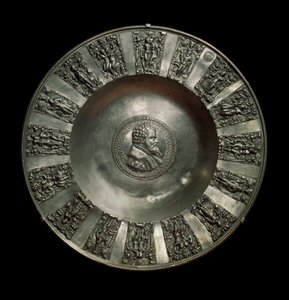 German art: tin saxon dish around 1560. Paris, Louvre Museum بواسطة المدرسة الألمانية