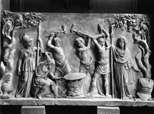 Hephaestus و Cyclopes يصنعان درع أخيل (الرخام) (صورة b / w) بواسطة اليونانية اليونانية الرومانية اليونانية