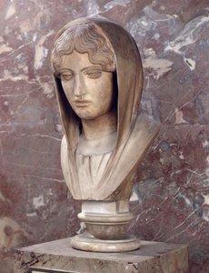 رأس امرأة تعرف باسم Aspasia of Miletos (رخام)