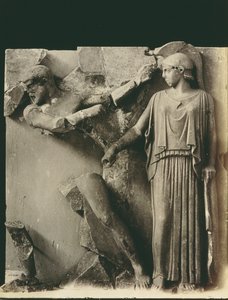 The Labors of Hercules ، metope من معبد زيوس في أولمبيا ، حوالي 470-457 قبل الميلاد (الرخام) بواسطة اليونانية