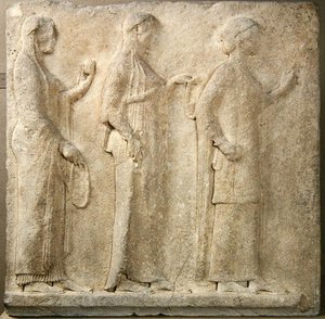 النعم الثلاث ، ارتياح من ممر Theores ، من ثاسوس ، حوالي 470 قبل الميلاد (الرخام) بواسطة اليونانية