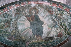 Christ ascended into heaven surrounded by four evangelists, Mosaic in Church of Hosios David, Or Catholicon of Latomos Monastery (UNESCO World Heritage List بواسطة المدرسة اليونانية