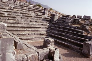 مجلس الشيوخ (bouleuterion) بواسطة المدرسة اليونانية
