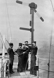 تشوير من قبل إشارة المرور على متن HMS Camperdown ، 1895 بواسطة غريغوري وشركاه