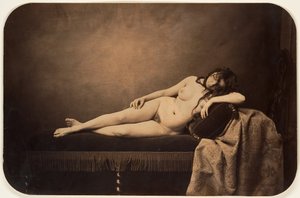 أنثى عارية مستلقية على أريكة Recamier ، كاليفورنيا. 1856.