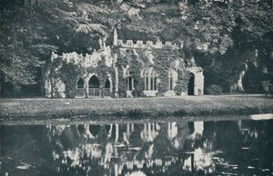 أطلال Frogmore ، c1899 ، 1901 بواسطة HN King