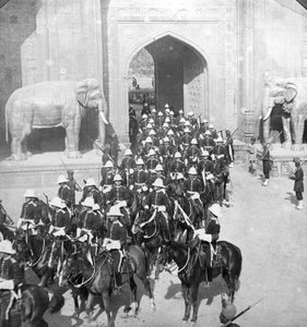 موكب يمر عبر بوابة دلهي ، لاهور ، باكستان ، 1913.