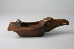 وعاء الغراب ، حوالي 1870 (خشب وطلاء) بواسطة هيدا