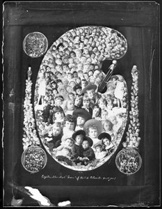 1884 ؛ ثمانية عشر مائة جوهرة من كولومبيا البريطانية تحييك !؛ صورة مركبة تتكون من صور أطفال التقطت في العام السابق 1885 (وزن الجسم)