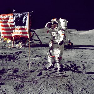 علم Cernan Jump Salutes ، 1972. بواسطة هاريسون شميت