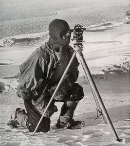 الكذب. مسح ERGR Evans مع Theodolite ذي الأربعة بوصات ، أكتوبر 1911 ، 1913. بواسطة هربرت بونتينج