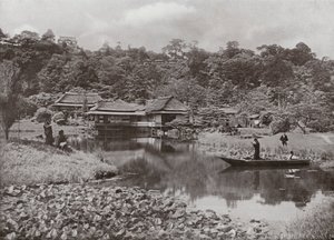 The Ha-Kei-Tei Inn and Garden at Hikone (صورة b / w) بواسطة هربرت بونتينج