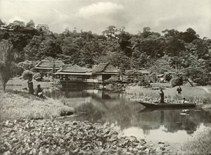 نزل وحديقة Ha-Kei-Tei في Hikone ، 1910. بواسطة هربرت بونتينج