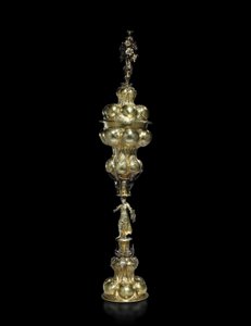 كأس ميدينجن مينيرفا ، c.1650 (فضي وقرمزي) بواسطة هينريش أومسن