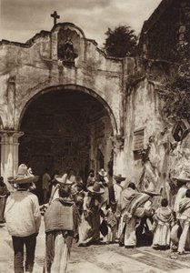 المكسيك: أميكاميكا، مدخل الكنيسة (صورة بالأبيض والأسود) بواسطة هوغو بريمه