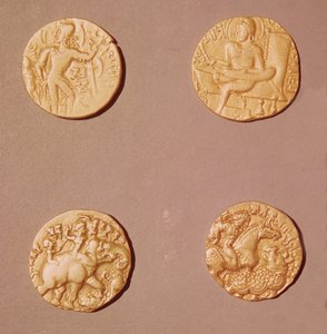 دينار سامودراجوبتا (335-375) وكومارجوبتا 1 (415-454) (ذهبي)