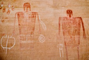 الفن الصخري لسكان أناسازي وغيرهم من سكان بويبلو الأوائل في الكوبلو الأربعة... بواسطة ايرا بلوك