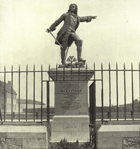 The Sarsfield Statue, Limerick (b/w photo) بواسطة مصور ايرلندي